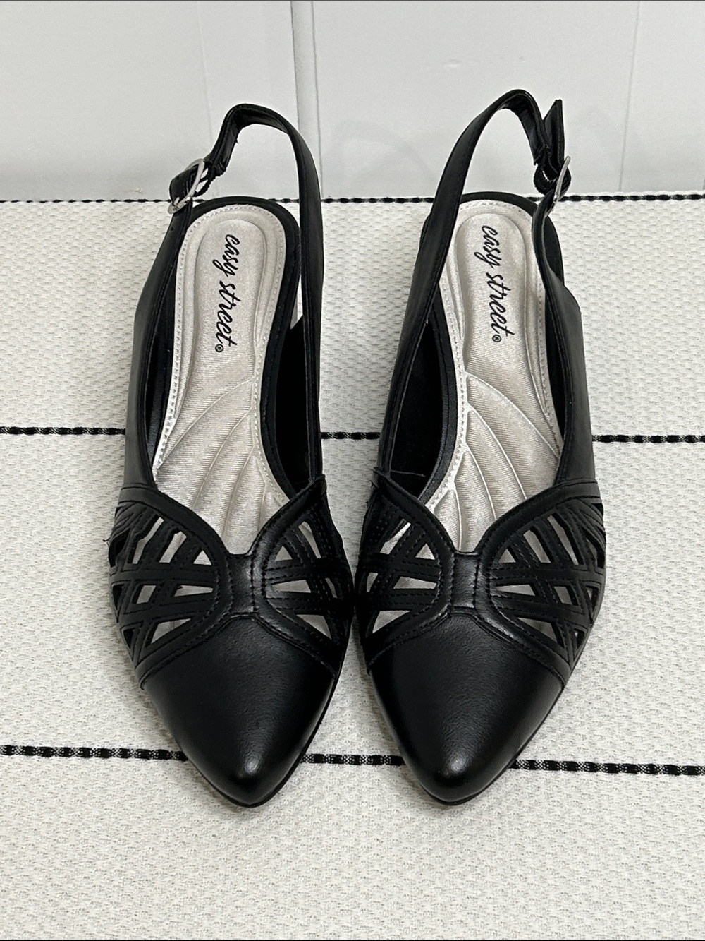 easy street Black Pointed Cutout Slingback 1 3/4” heel padded comfort sole